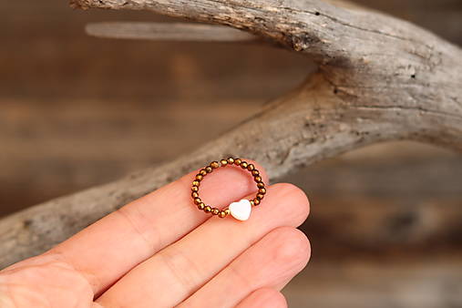 Prsteň zirkón brown so stdiečkom