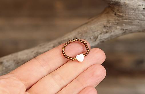 Prsteň zirkón brown so stdiečkom