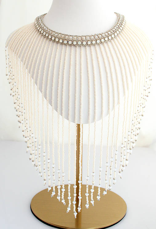 Výrazný strapcový náhrdelník