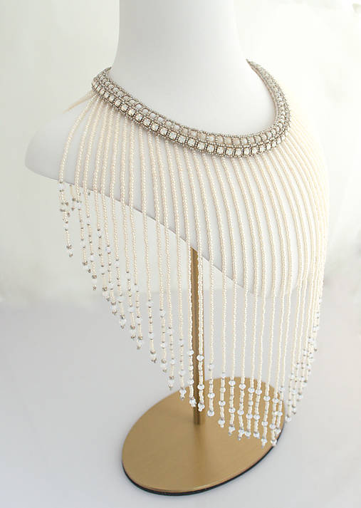 Výrazný strapcový náhrdelník