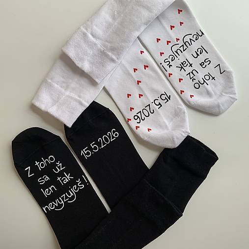 Maľované ponožky k výročiu/svadbe “z toho už nevyzuješ / (Sada biele + čierne s tlačeným typom písma)