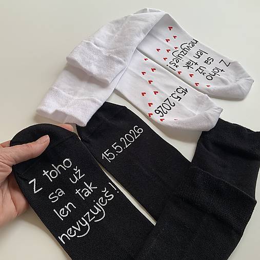 Maľované ponožky k výročiu/svadbe “z toho už nevyzuješ / (Sada biele + čierne s tlačeným typom písma)
