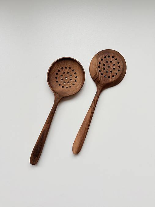 Naberačkové cedítko (orech) - „WaldSiebWerk“