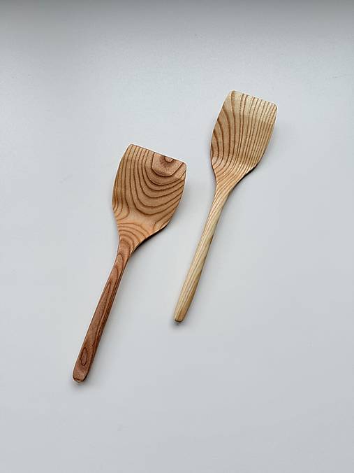 Drevená obracačka (orech/čerešňa/jaseň) - „WaldChef Wender“