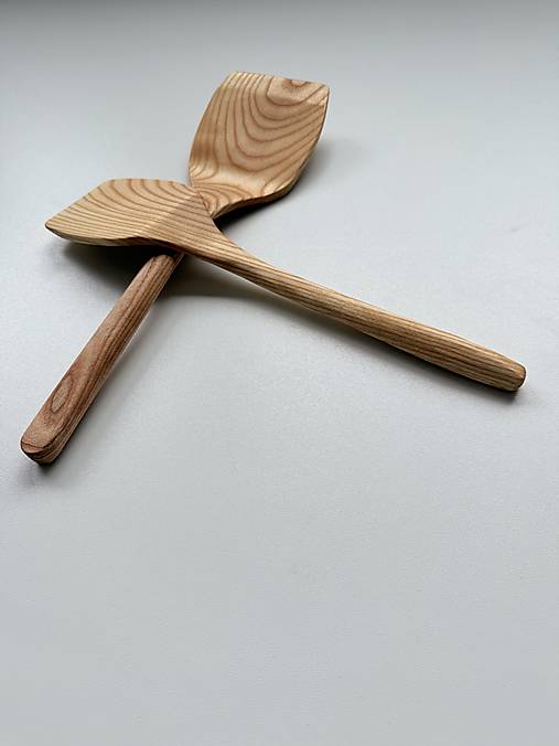 Drevená obracačka (orech/čerešňa/jaseň) - „WaldChef Wender“