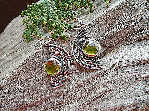 Strieborné náušnice Ag925 Vavrín Vezuvianit