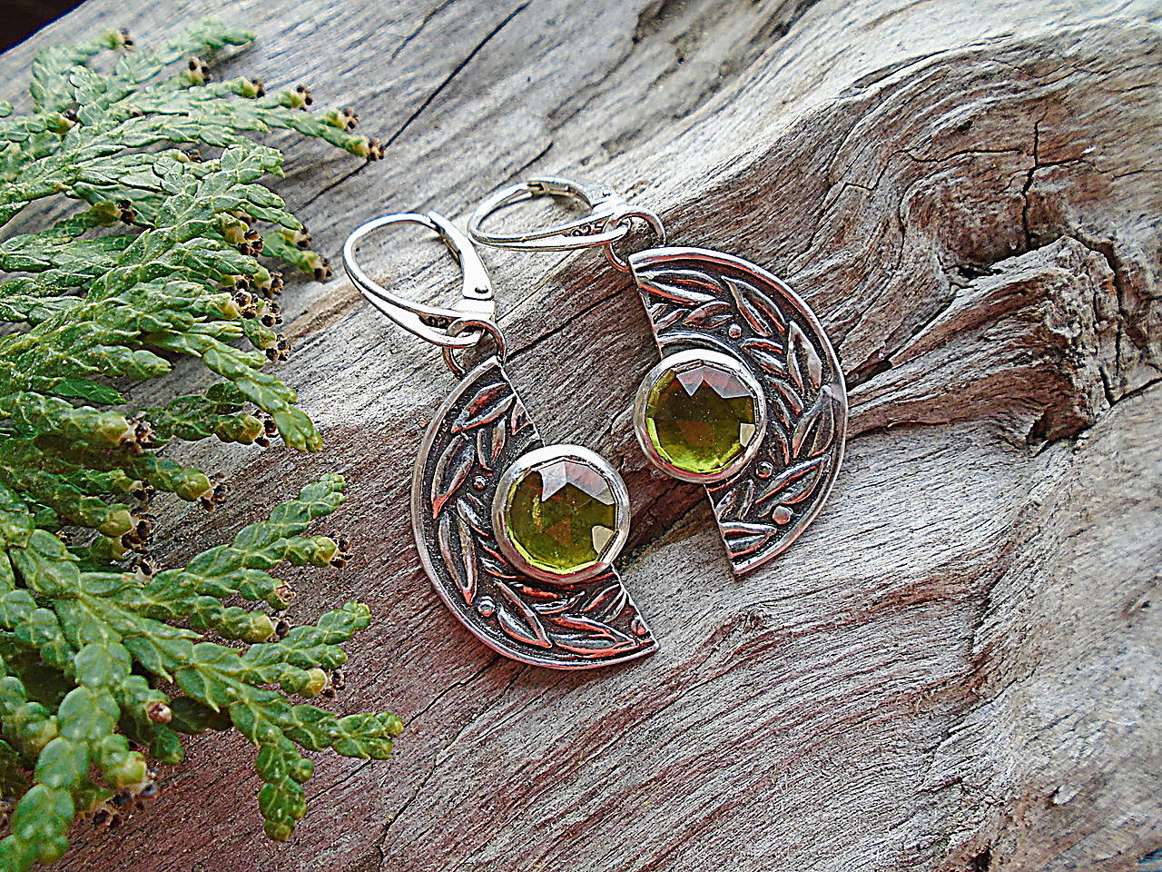 Strieborné náušnice Ag925 Vavrín Vezuvianit