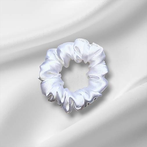 Hodvábna gumička SilkByAG – jemnosť pre malé slečny