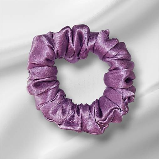 Hodvábna gumička SilkByAG – jemnosť pre malé slečny