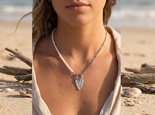 Perlový náhrdelník so srdiečkom