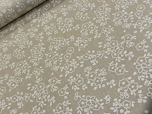 100% BAVLNA / BIELE KVETINKY NA BÉŽOVEJ