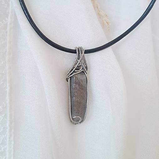 Náhrdelník - pánsky labradorit 1