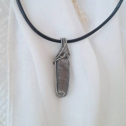 Náhrdelník - pánsky labradorit 1