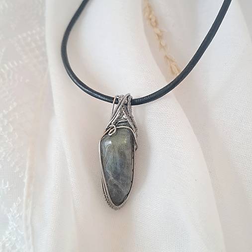 Náhrdelník - pánsky labradorit 2