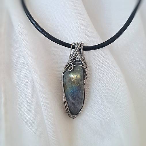 Náhrdelník - pánsky labradorit 2