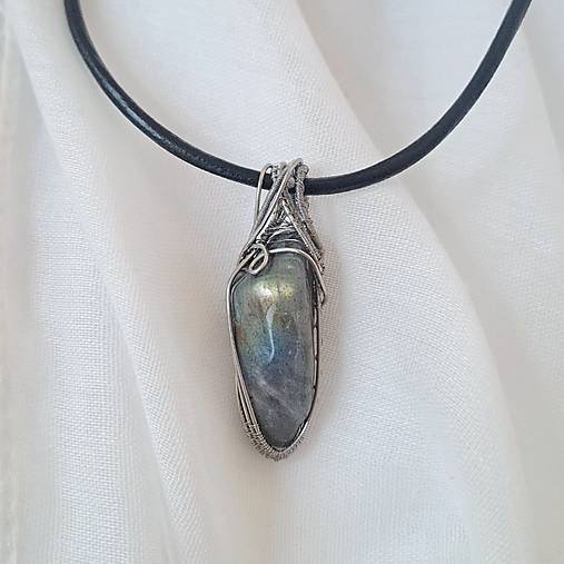 Náhrdelník - pánsky labradorit 2