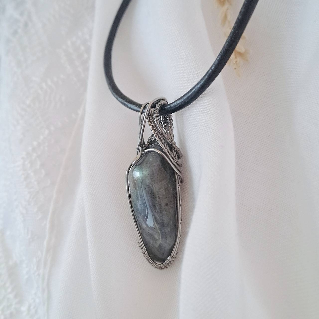 Náhrdelník - pánsky labradorit 2