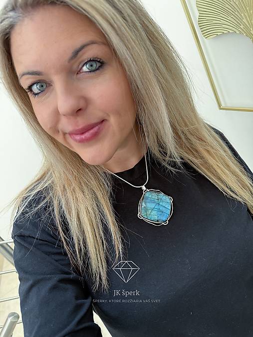 Strieborný 925/1000 prívesok s labradoritom