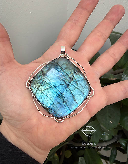 Strieborný 925/1000 prívesok s labradoritom