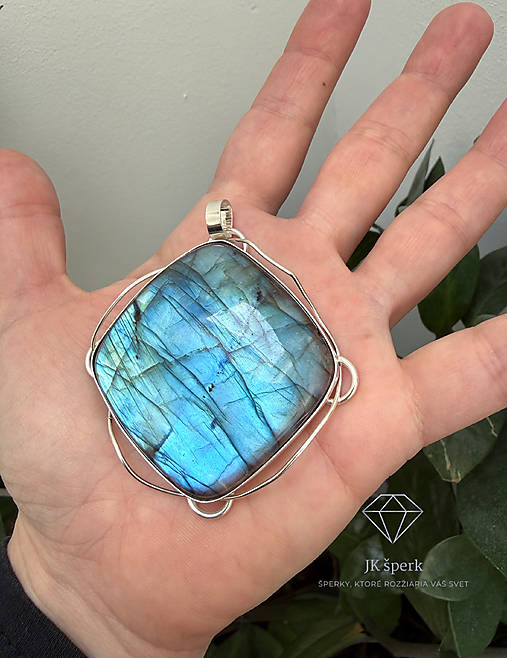 Strieborný 925/1000 prívesok s labradoritom