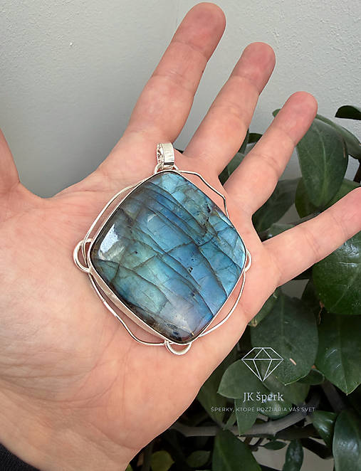 Strieborný 925/1000 prívesok s labradoritom