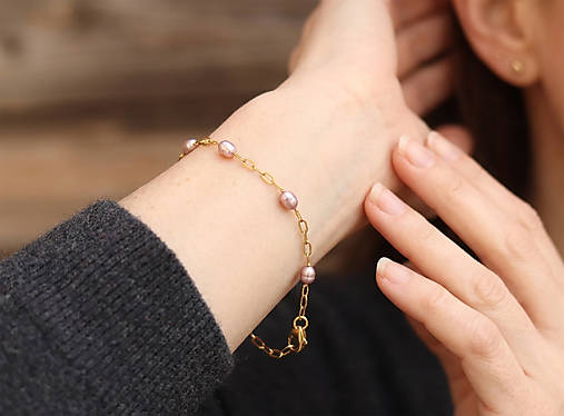 Perlový náramok lila