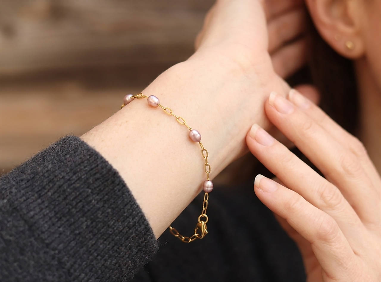 Perlový náramok lila