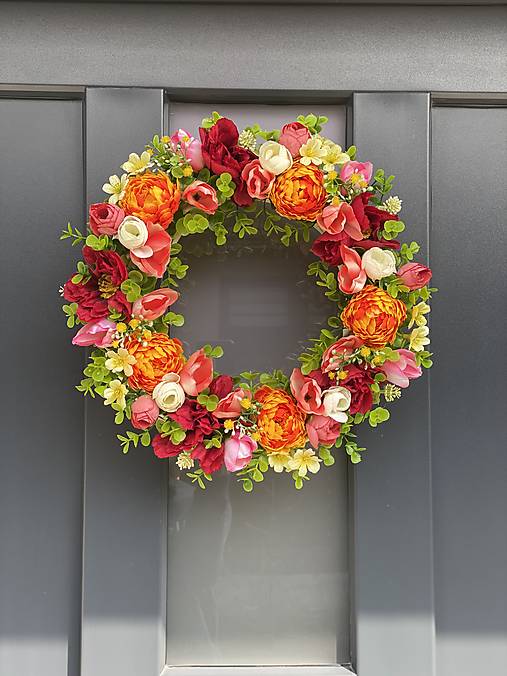 Jarný veniec na prútenom základe dekorácia na dvere