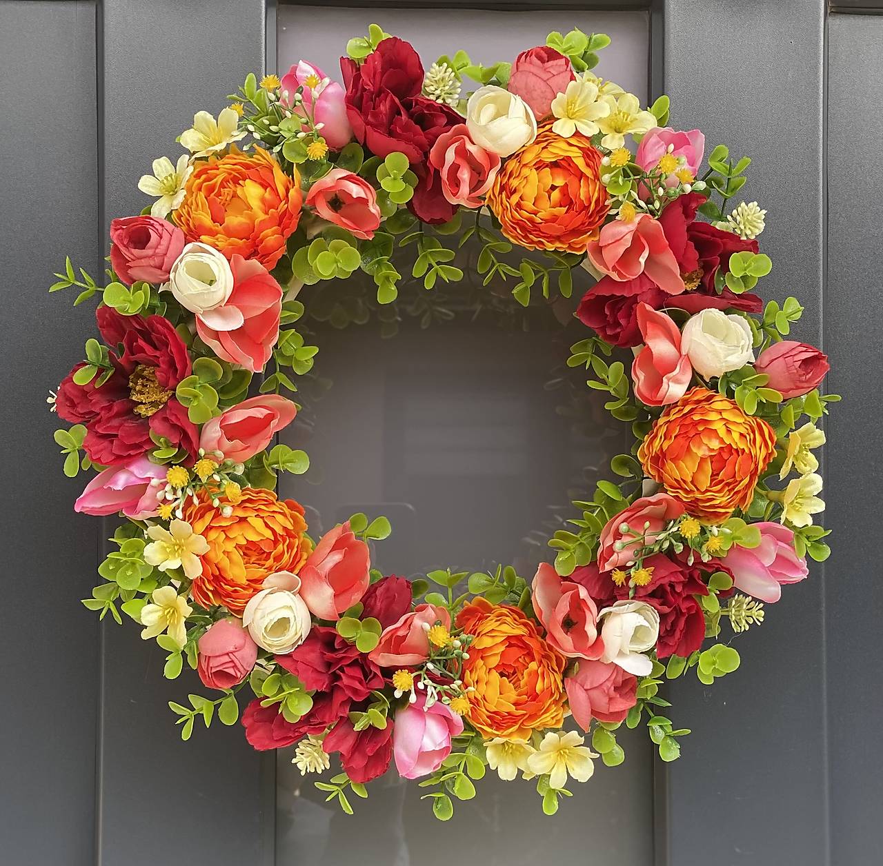 Jarný veniec na prútenom základe dekorácia na dvere