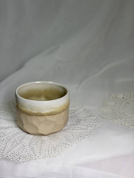 Keramický hrnček na cappuccino