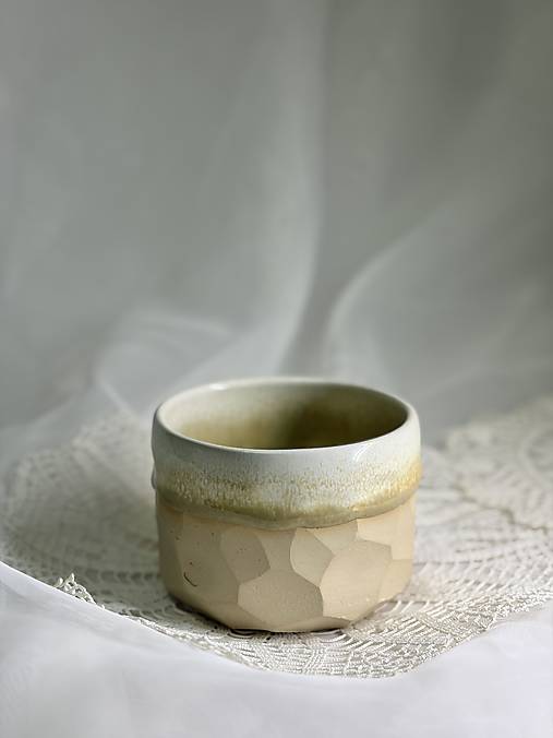 Keramický hrnček na cappuccino