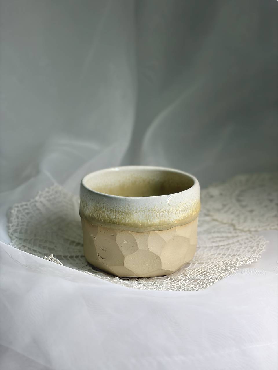 Keramický hrnček na cappuccino