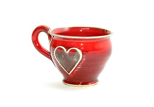 Nádoby - Keramická šálka - hrnček na kávu - cappuccino - čaj so srdiečkom - 200 ml - červená - ručná výroba - 18257943_