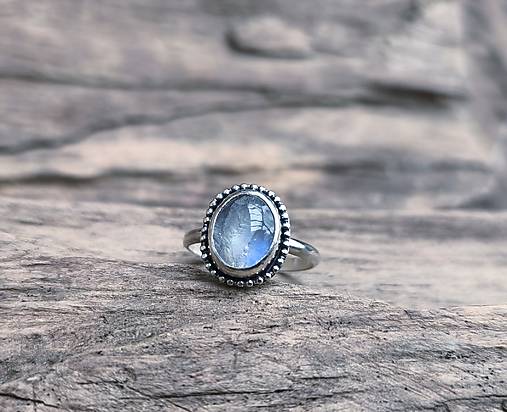 Strieborný Prsteň s Mesačným kameňom