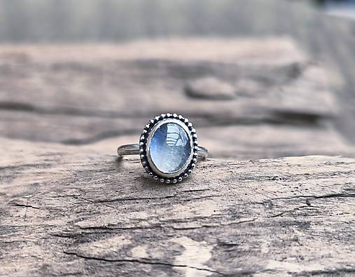 Strieborný Prsteň s Mesačným kameňom