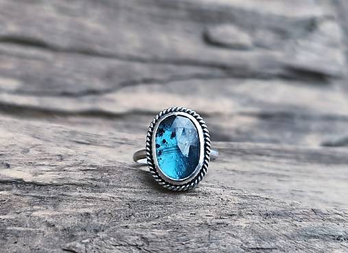 Strieborný Prsteň s Kyanitom