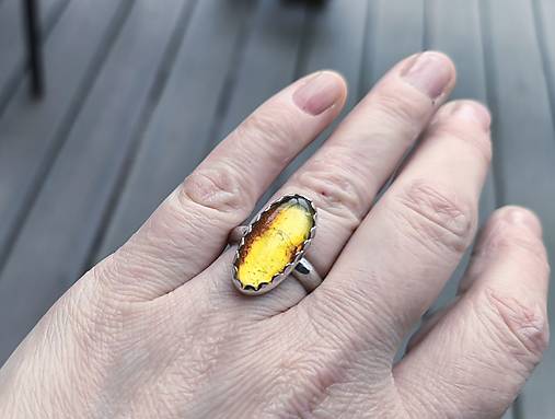 Strieborný Prsteň s Jantárom