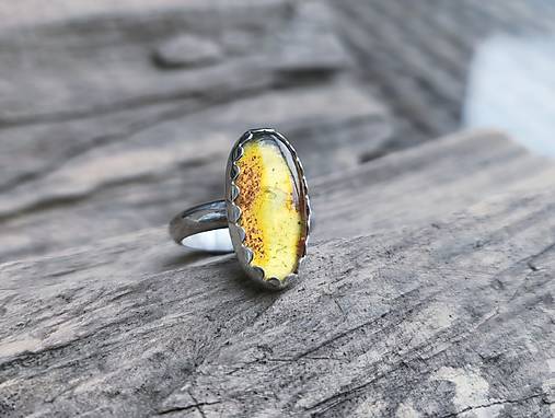 Strieborný Prsteň s Jantárom