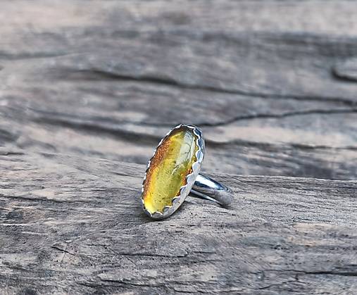 Strieborný Prsteň s Jantárom