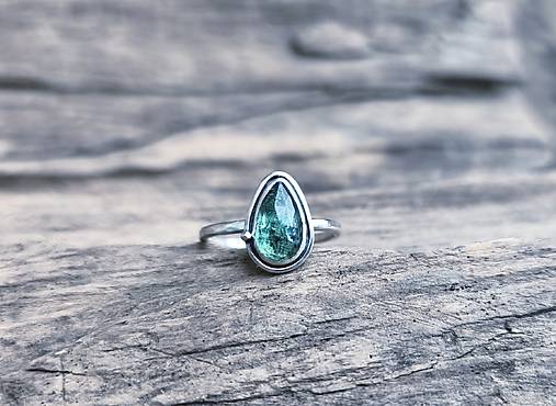 Strieborný Prsteň s Kyanitom