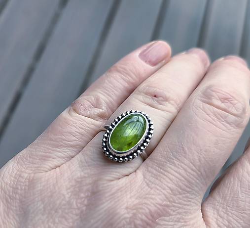 Strieborný Prsteň s Olivínom