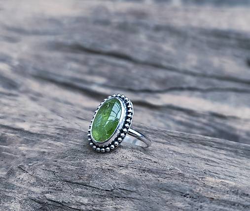 Strieborný Prsteň s Olivínom