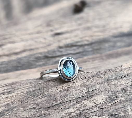 Strieborný Prsteň s Kyanitom