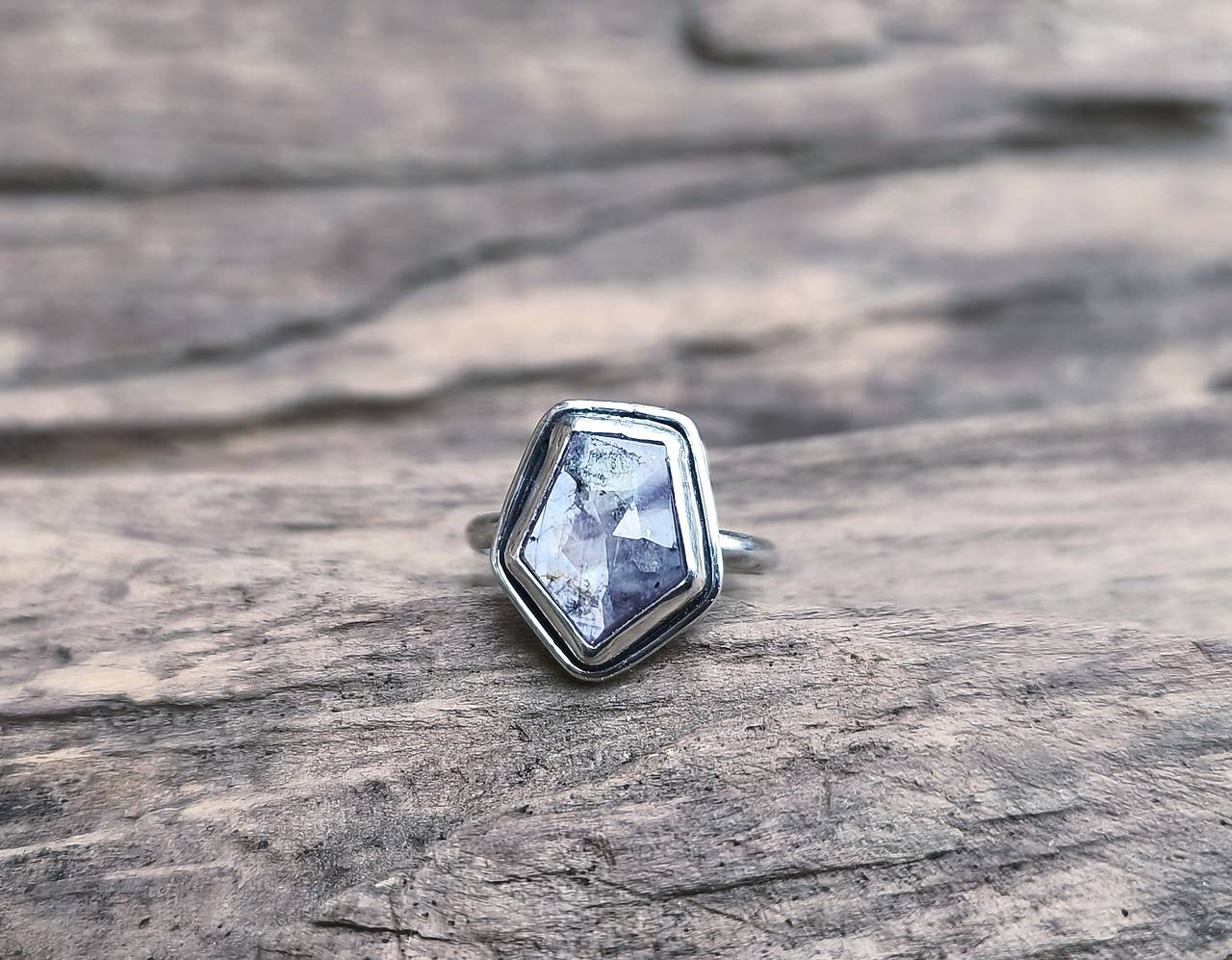 Strieborný Prsteň so Zafírom so shillerovým efektom