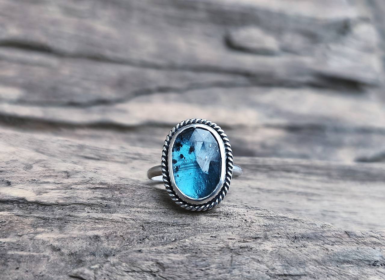 Strieborný Prsteň s Kyanitom