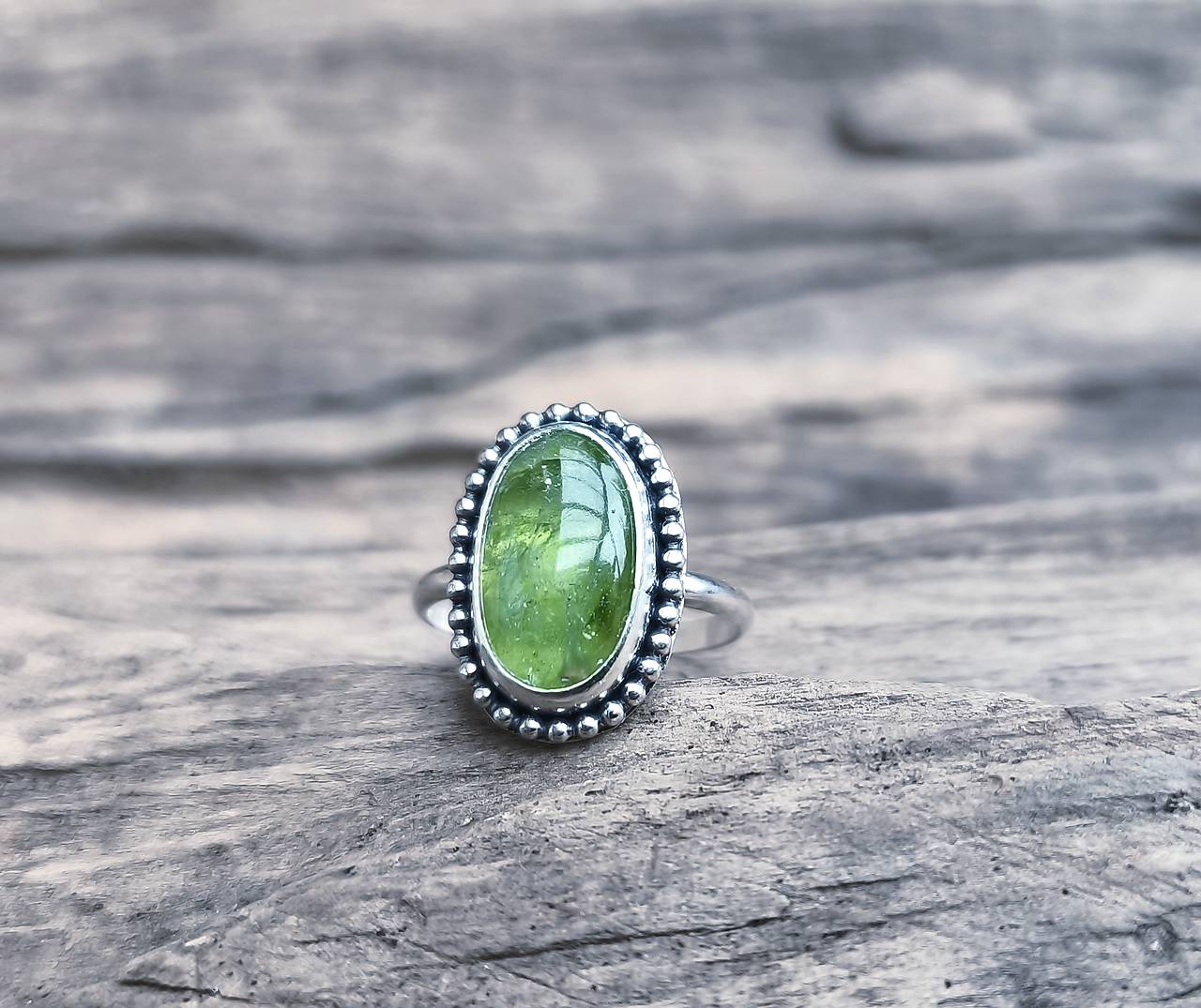Strieborný Prsteň s Olivínom