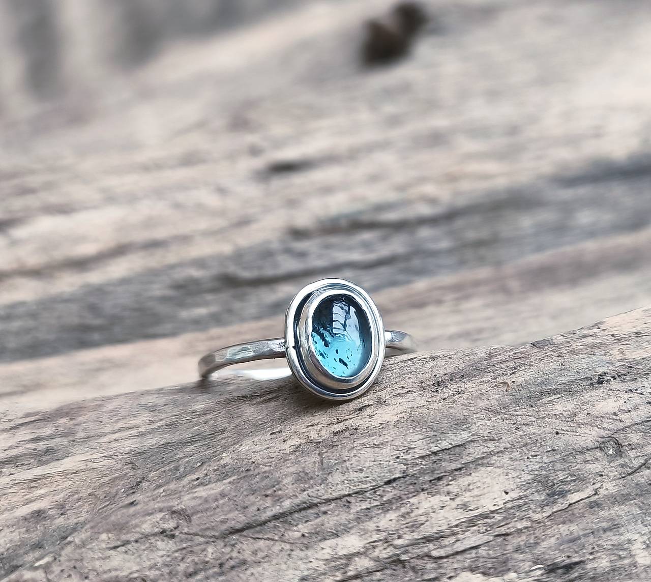 Strieborný Prsteň s Kyanitom