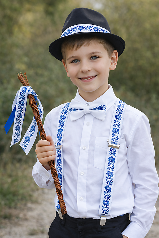 Pánske doplnky - Set na veľkú noc pre šibača, motýlik, traky, klobúk a korbáč - 18258426_