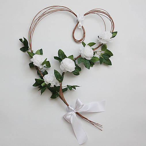 Srdcia na svadobné auto