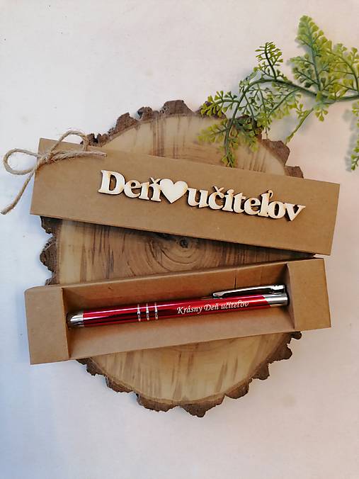 Tabuľky - Darček s gravírovanym perom_ Deň učiteľov - 18258460_